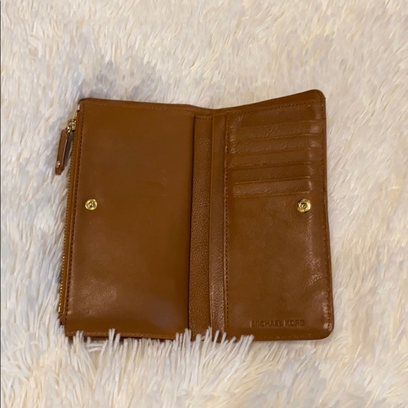 Michael Kors Wallet - Picture 5 of 7